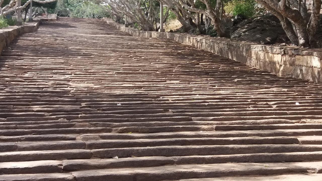 Great Wall Tourist Rest Anuradhapura Ngoại thất bức ảnh